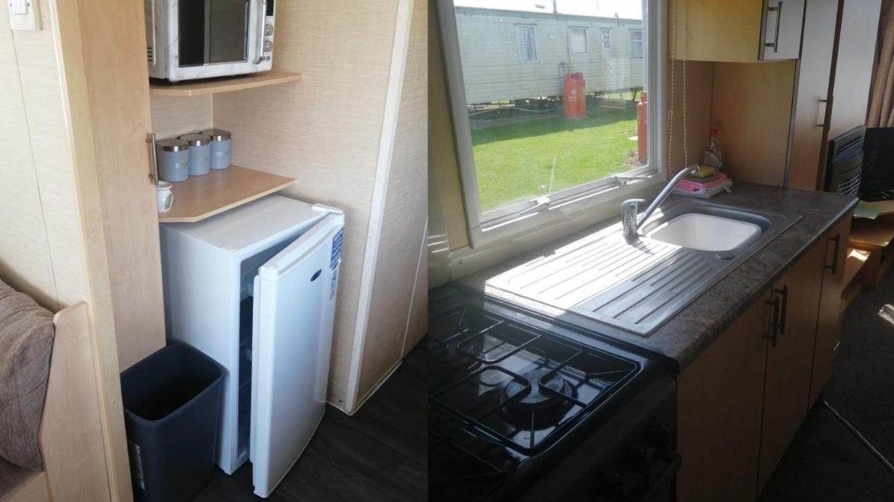 Adorable 2 Bedroom Caravan In Клактън он Сий Екстериор снимка